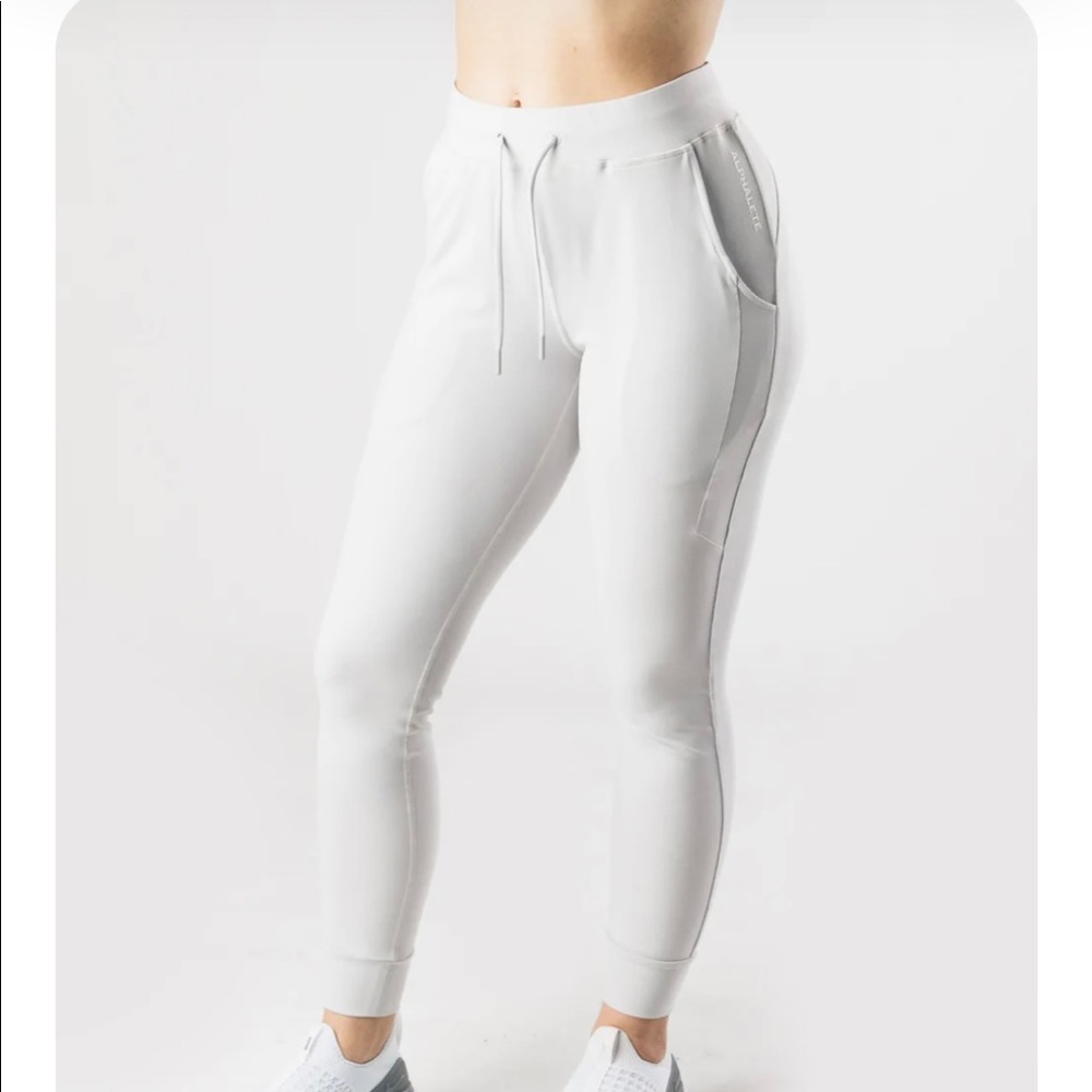 NWT Alphalete Premium V2 Jogger Light Grey